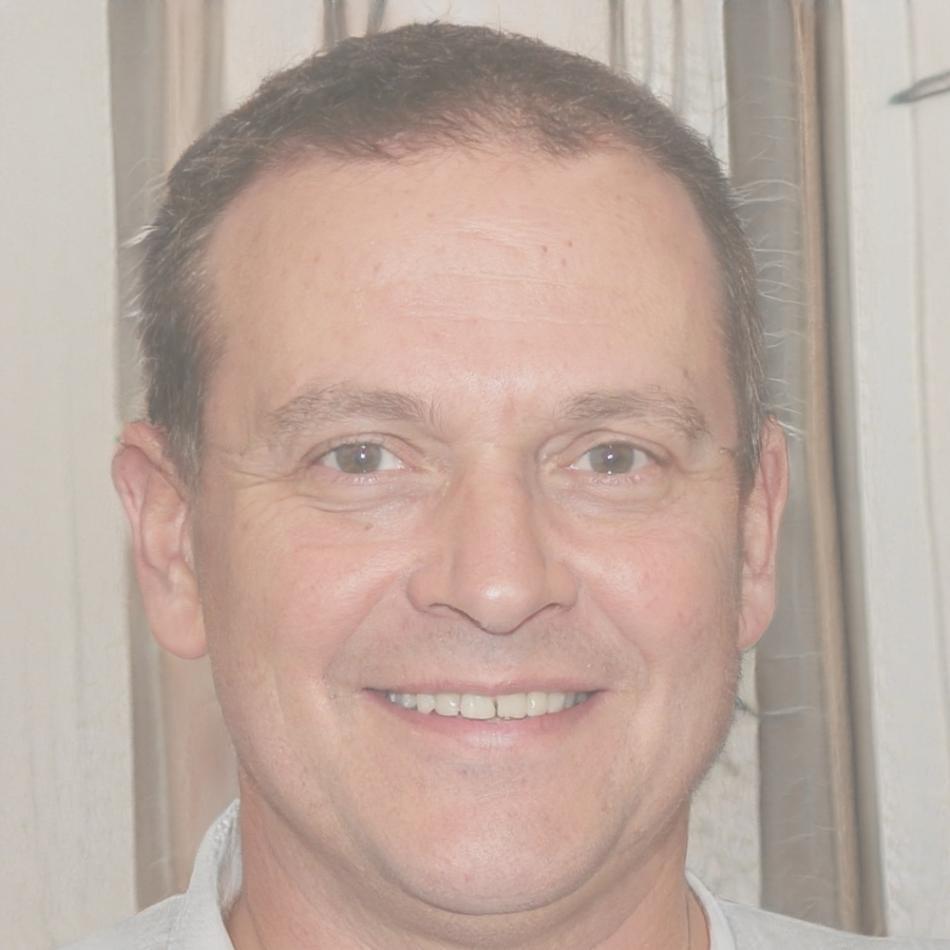 Raúl Mendoza, director de análisis financiero en furricalsolnara