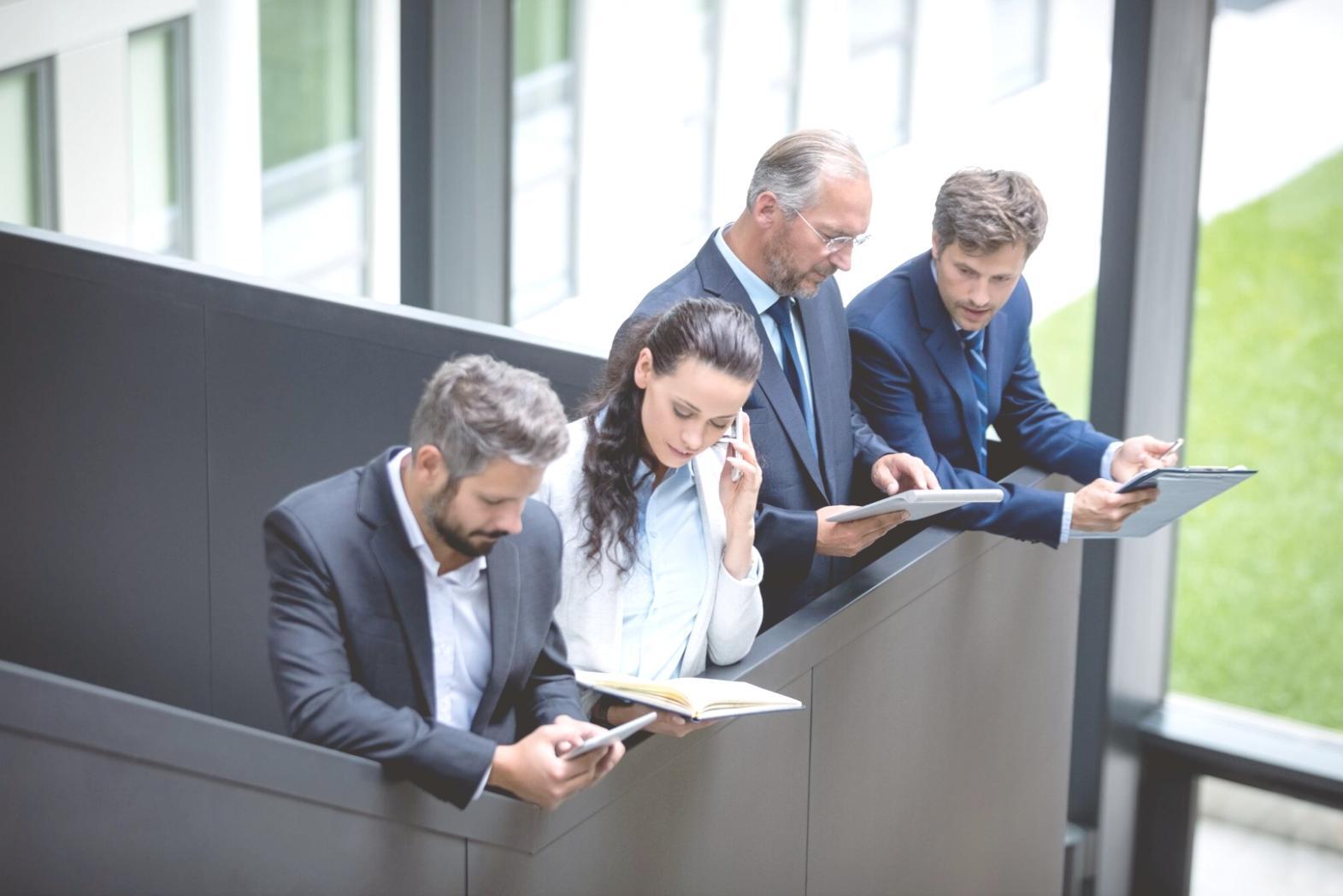 Análisis financiero detallado en oficinas de furricalsolnara